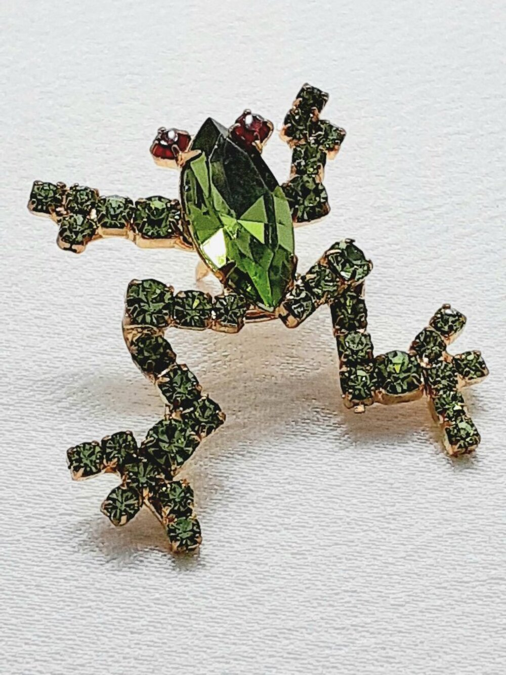 NEW Green Crystal Put'Em Pin Dancing Frog - Picture 4 of 11